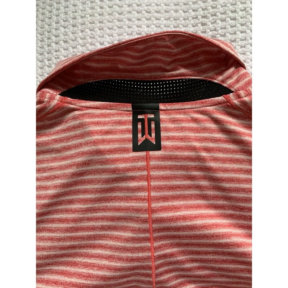 Nike dri fit polo shirt men's medium red‎ striped  100% polyester